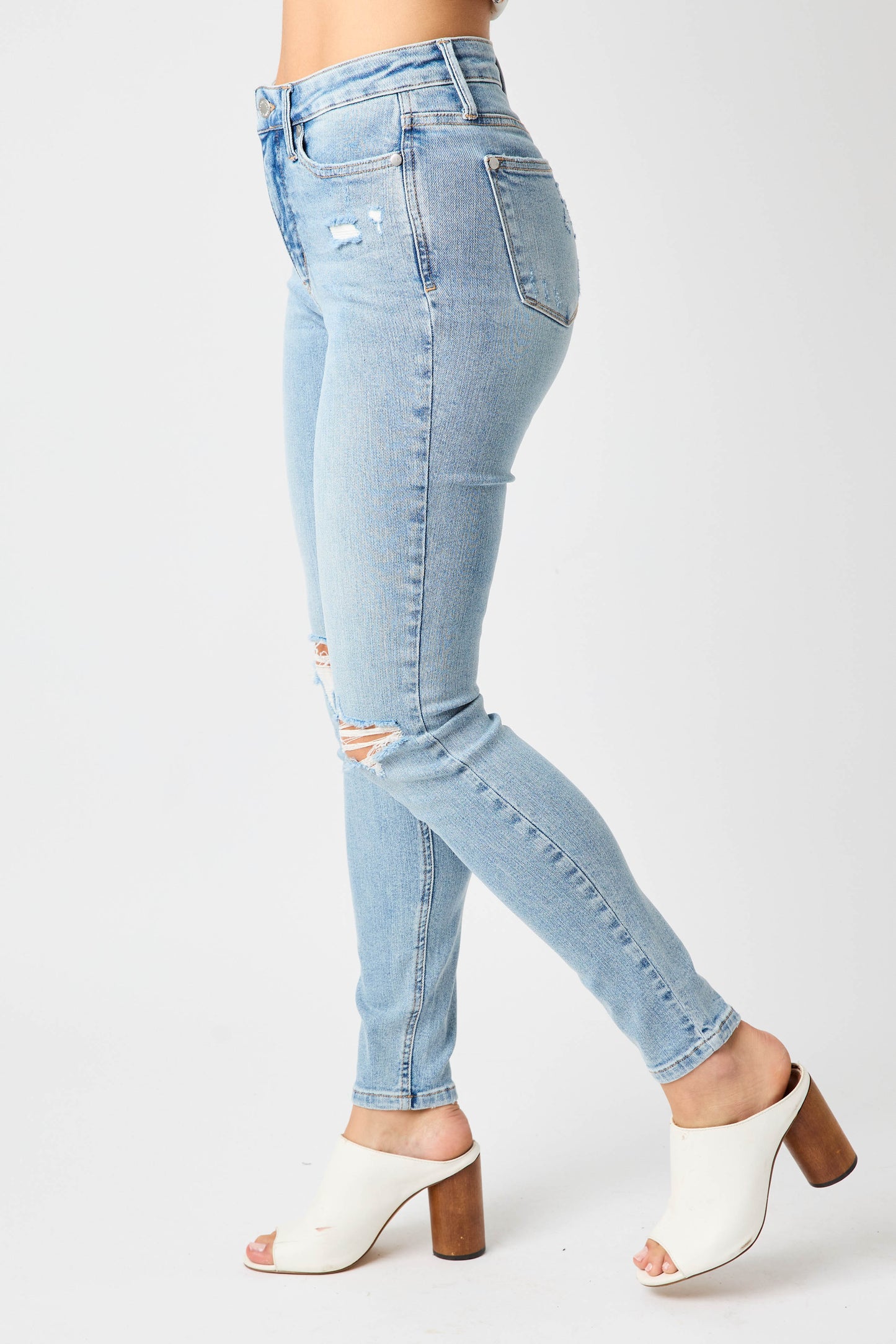Judy Blue Skinny Stressed Knee-Light Wash