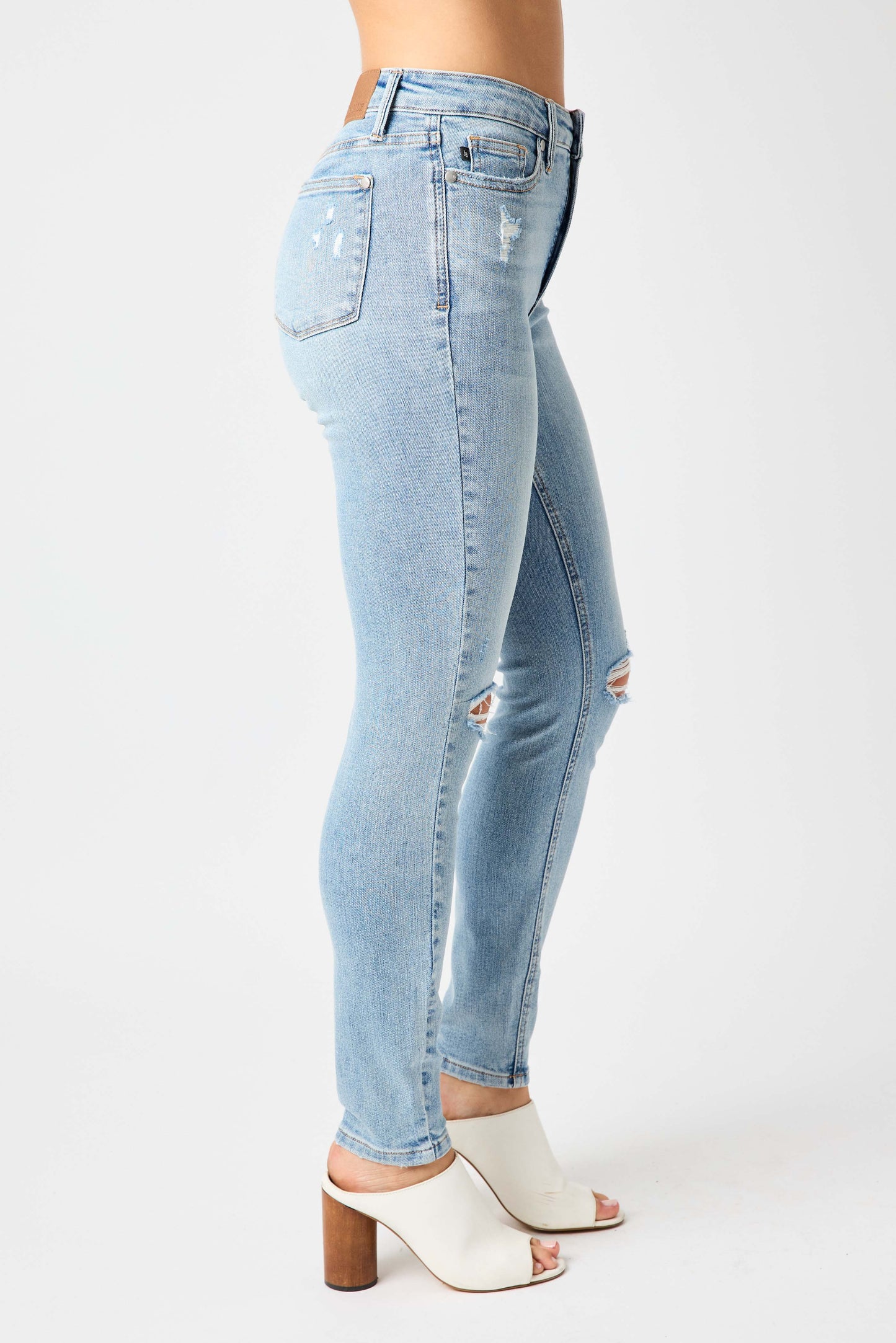 Judy Blue Skinny Stressed Knee-Light Wash